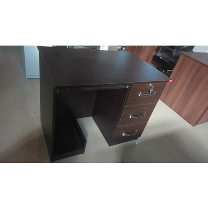 Unbranded 1220 millimeter X 610 millimeter (mm LxD) Executive Computer Table